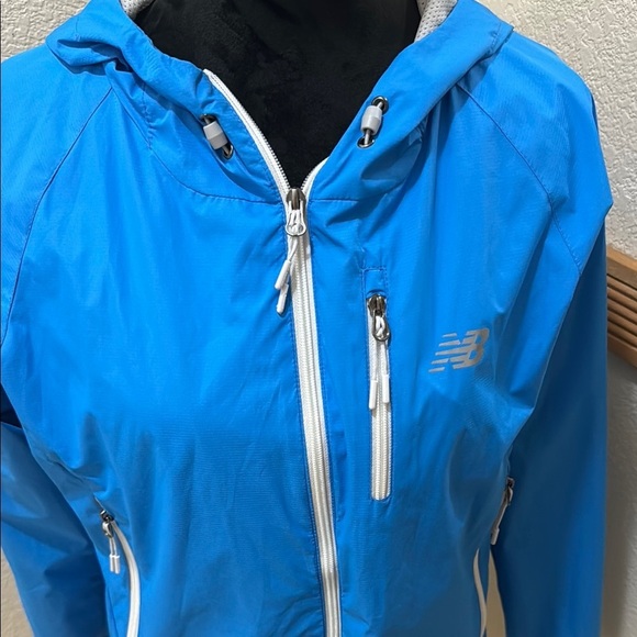 New Balance Size L Blue Hooded Windbreaker Jacket!!! - Picture 2 of 8